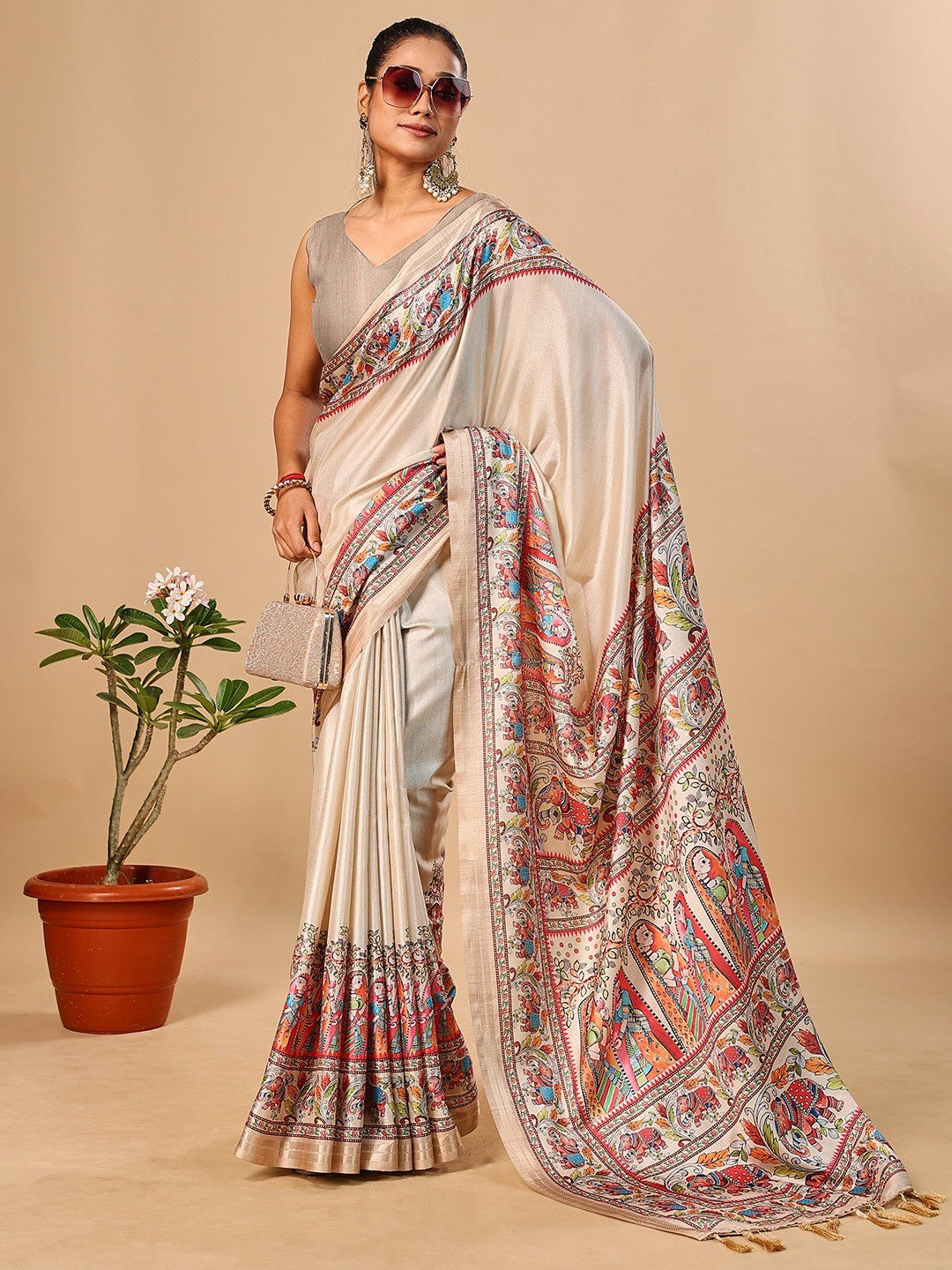 Exquisite Cream Madhubani & Elephant Digital Printed Tussar Silk Saree With Elegant Zari Border - Image 5