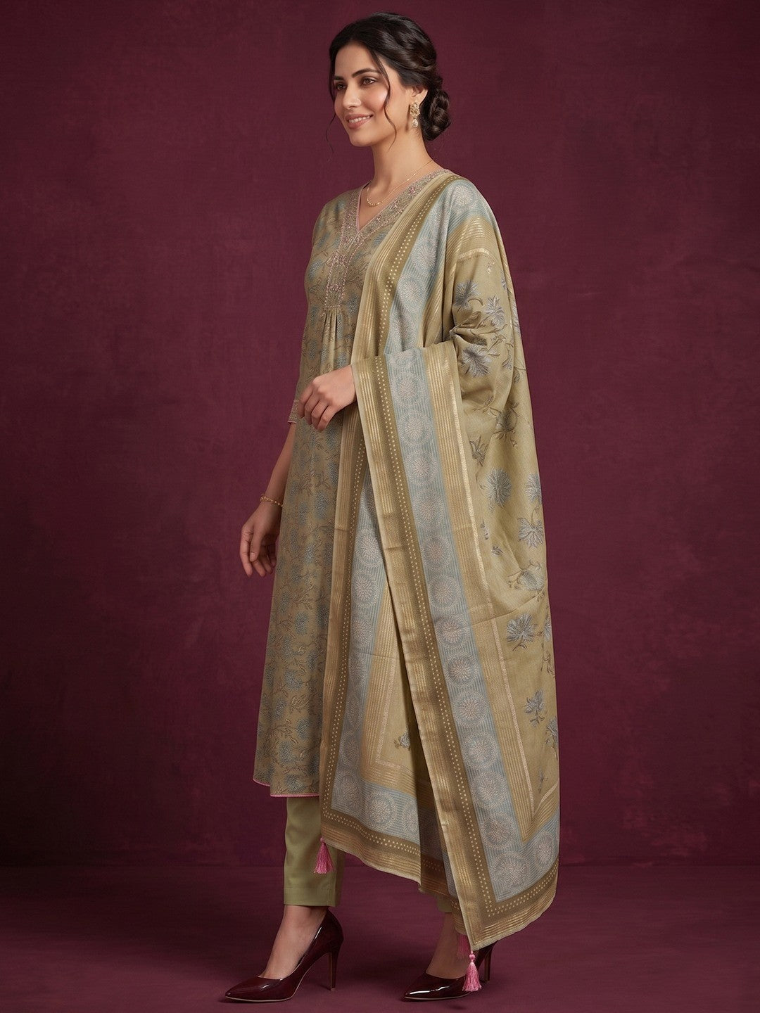 Green Floral Printed Kota Doria Salwar Suit with Dupatta - Image 4