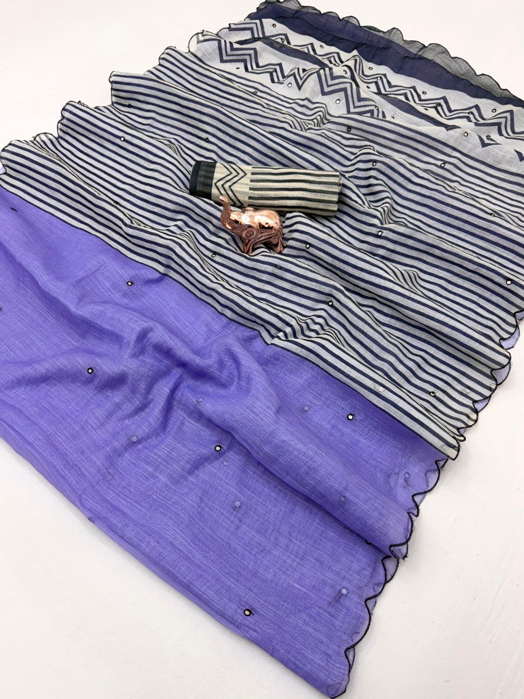 Stylish Lavender Linen Saree with Multicolor Printed Motifs Minimal Elegant Look - Image 3