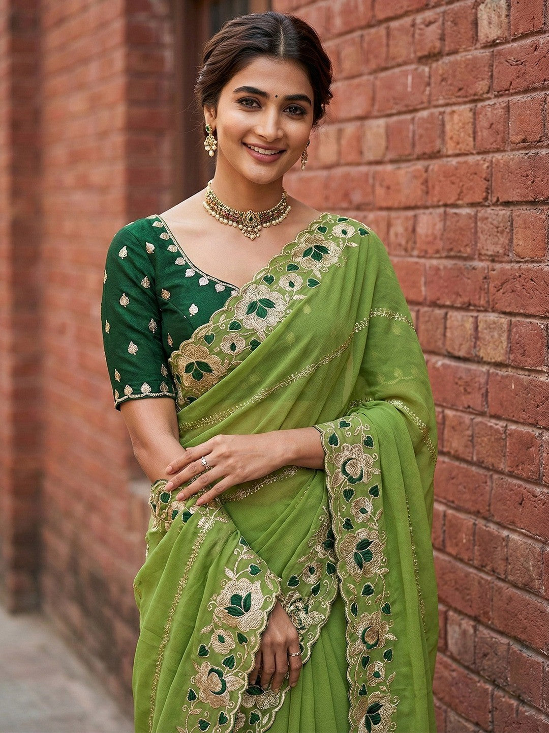 Sophisticated Green Striped Pattern Georgette Saree With Floral Thread Embroidered Border - Image 4