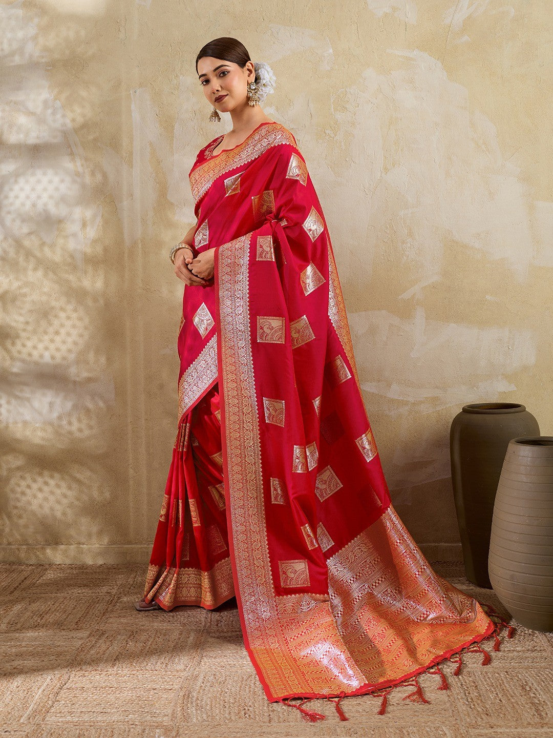 Designer Red Peacock & Floral Motif Silk Blend Saree Crafted With Elegant Zari Weaving Work - Image 6
