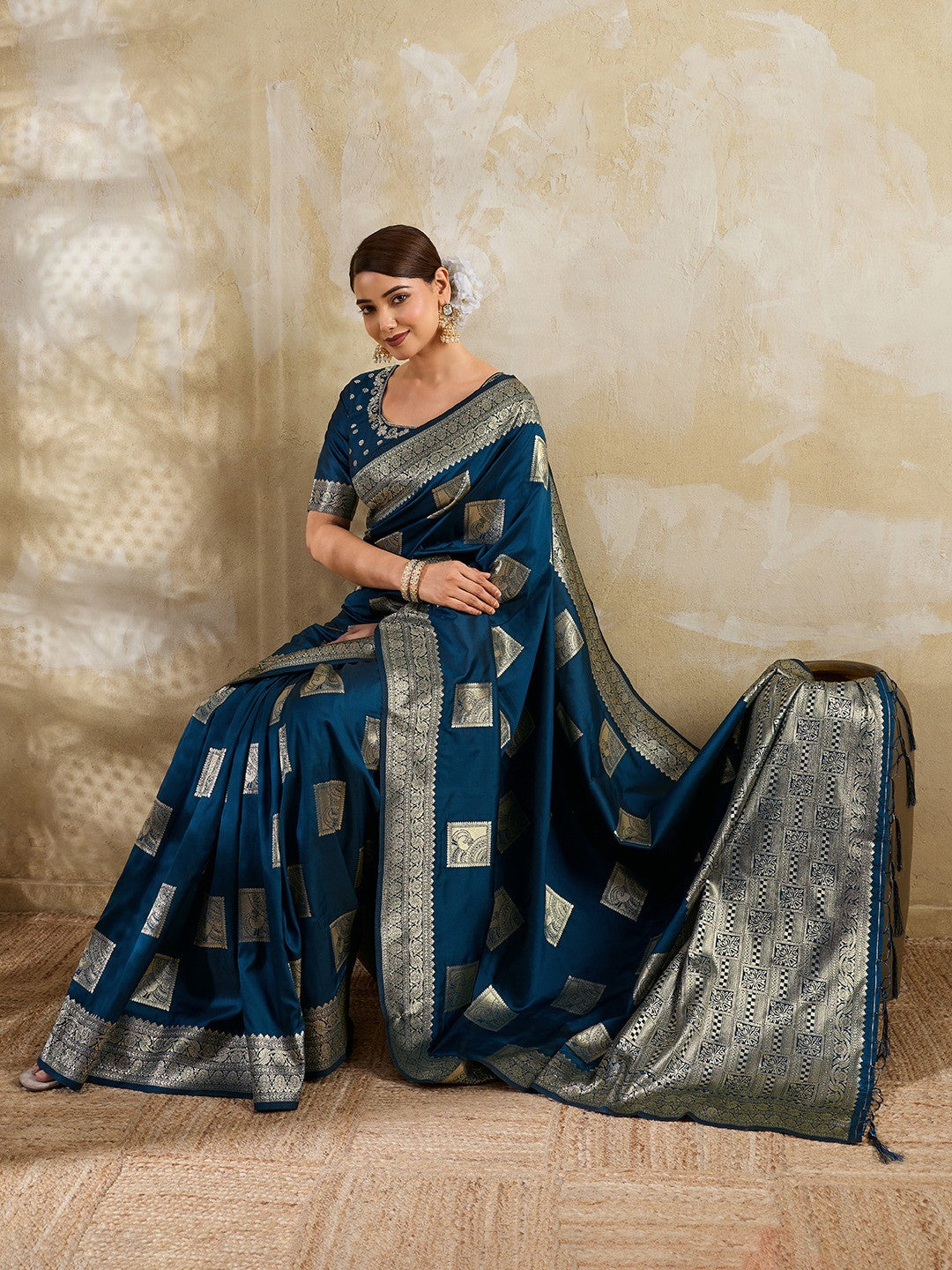Designer Blue Peacock & Floral Motif Silk Blend Saree Crafted With Elegant Zari Weaving Work - Image 7