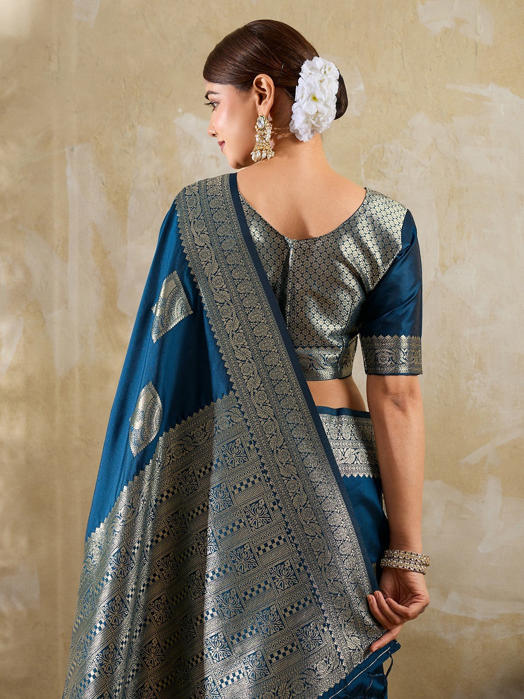 Designer Blue Peacock & Floral Motif Silk Blend Saree Crafted With Elegant Zari Weaving Work - Image 3