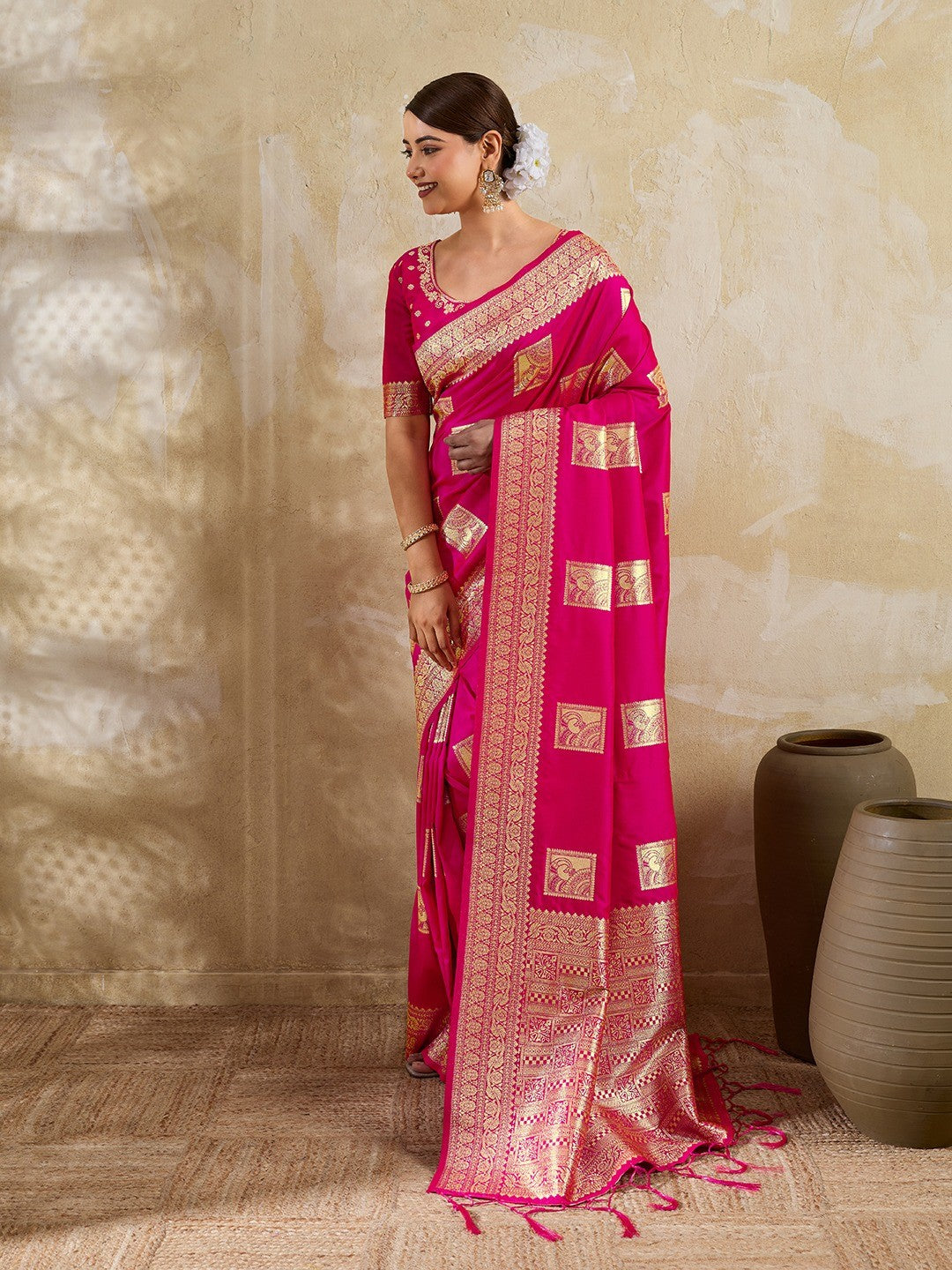 Elegant Magenta Silk Blend Zari Work Saree for Festive Occasions - Image 6