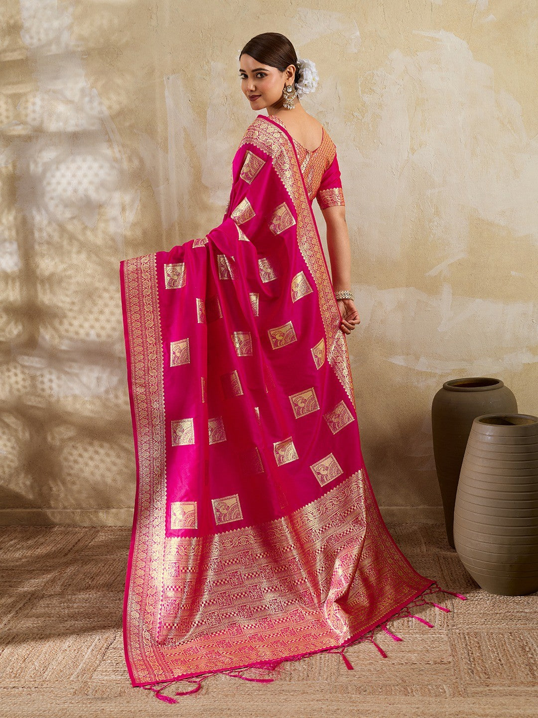 Elegant Magenta Silk Blend Zari Work Saree for Festive Occasions - Image 7