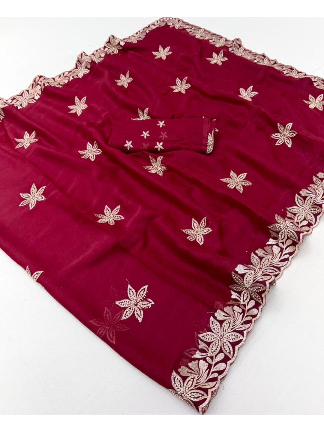 Elegant Red Georgette Saree with Delicate Star Thread Work Embroidery - Image 3