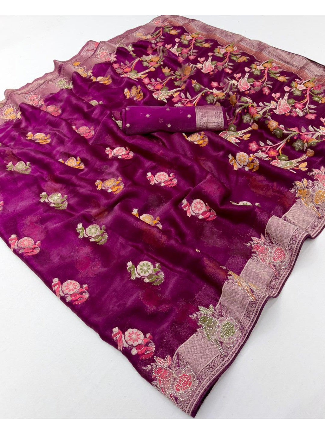 Elegant Magenta Chiffon Saree with Intricate Floral Thread Work - Image 2