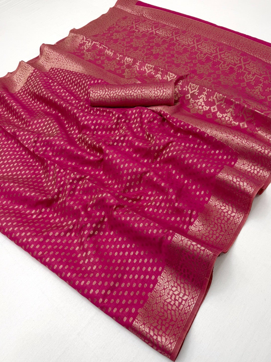 Elegant Pink Cotton Silk Saree with Traditional Zari Weaving - Image 2
