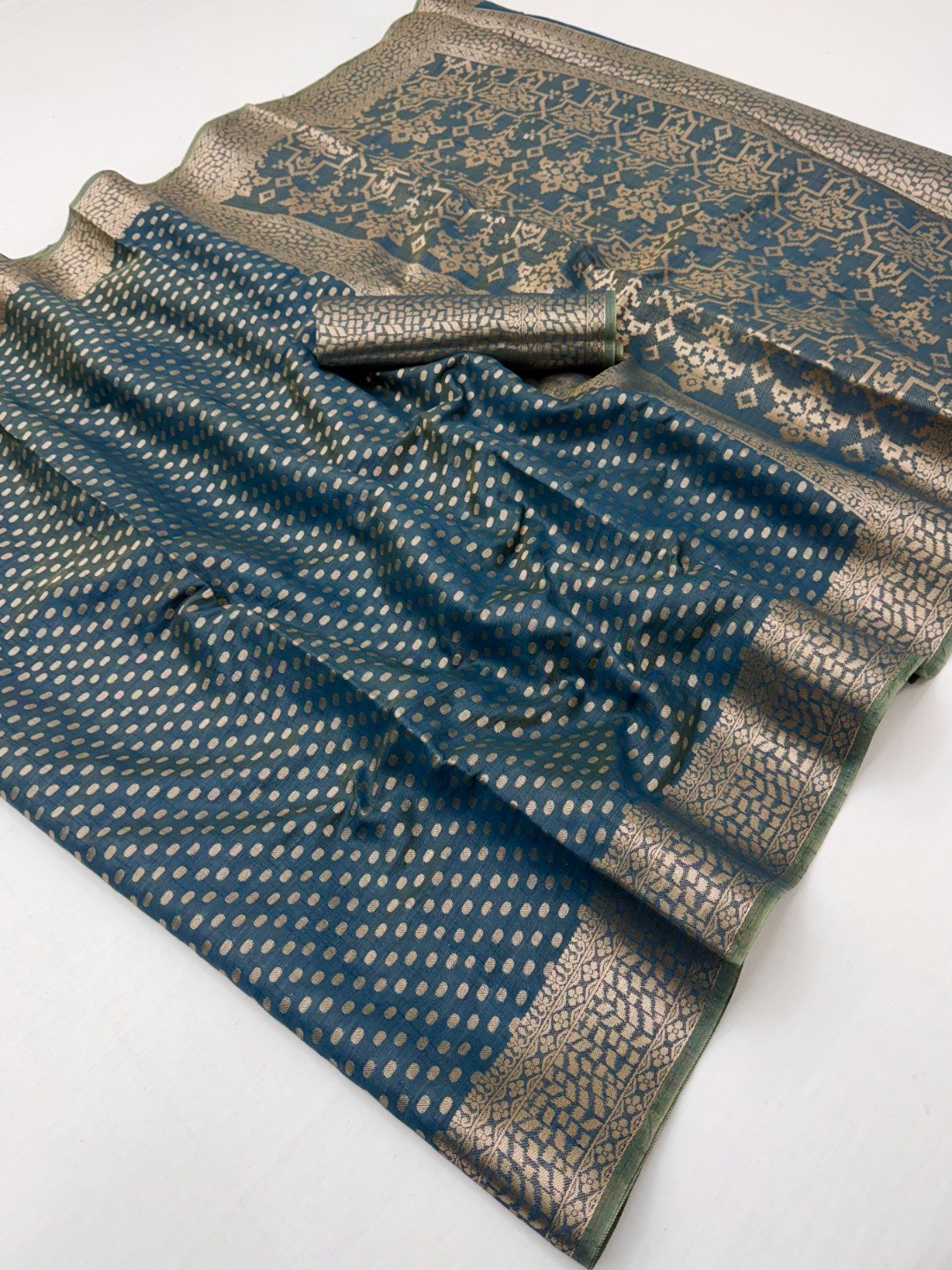 Rich Blue Cotton Silk Saree with Zari Weaving Refined Ethnic Wear - Image 2