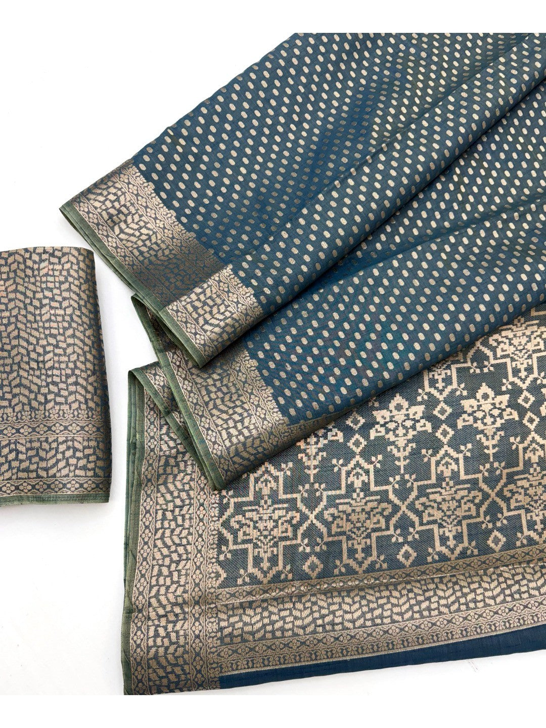 Rich Blue Cotton Silk Saree with Zari Weaving Refined Ethnic Wear - Image 3