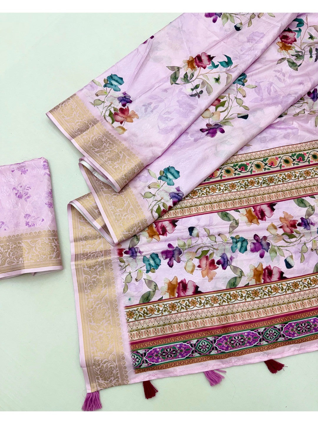 Stylish Light Lilac Pink Floral Digital Printed Dola Silk Saree With Elegant Woven Border - Image 3