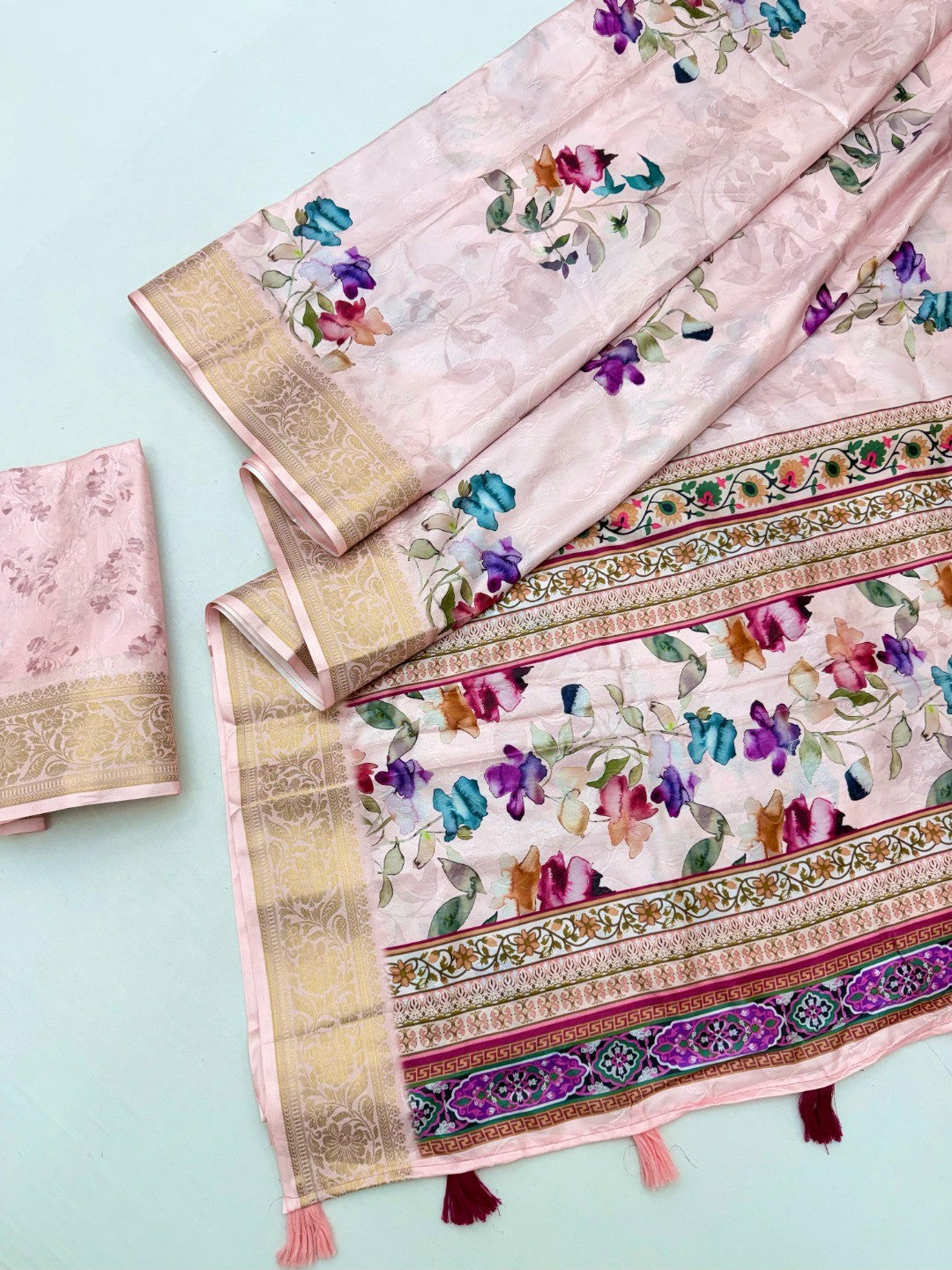 Stylish Peach Floral Digital Printed Dola Silk Saree With Elegant Woven Border - Image 2