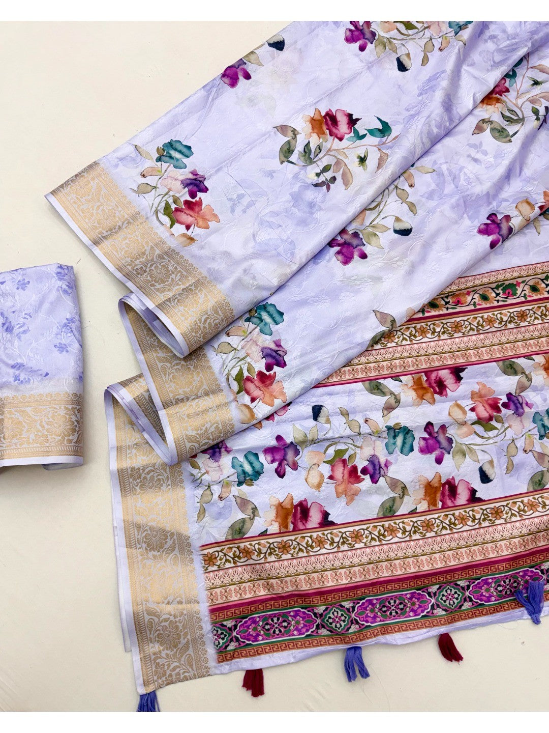 Stylish Lavender Floral Digital Printed Dola Silk Saree With Elegant Woven Border - Image 2