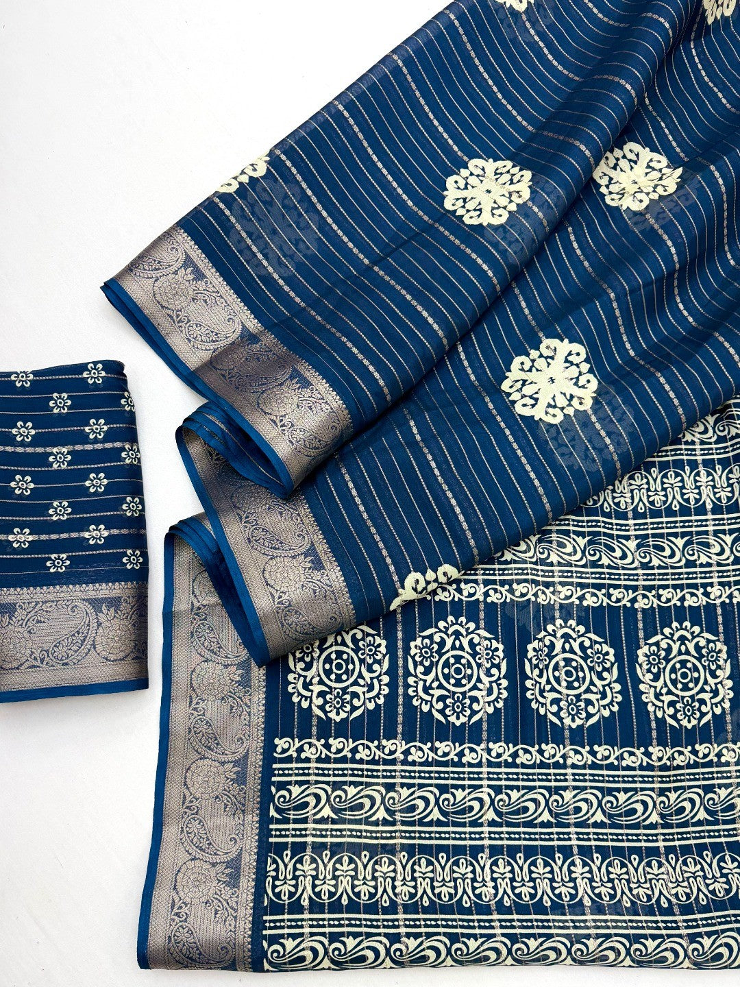 Teal Crepe Saree with Striped Pattern and Zari Jacquard Border - Image 3