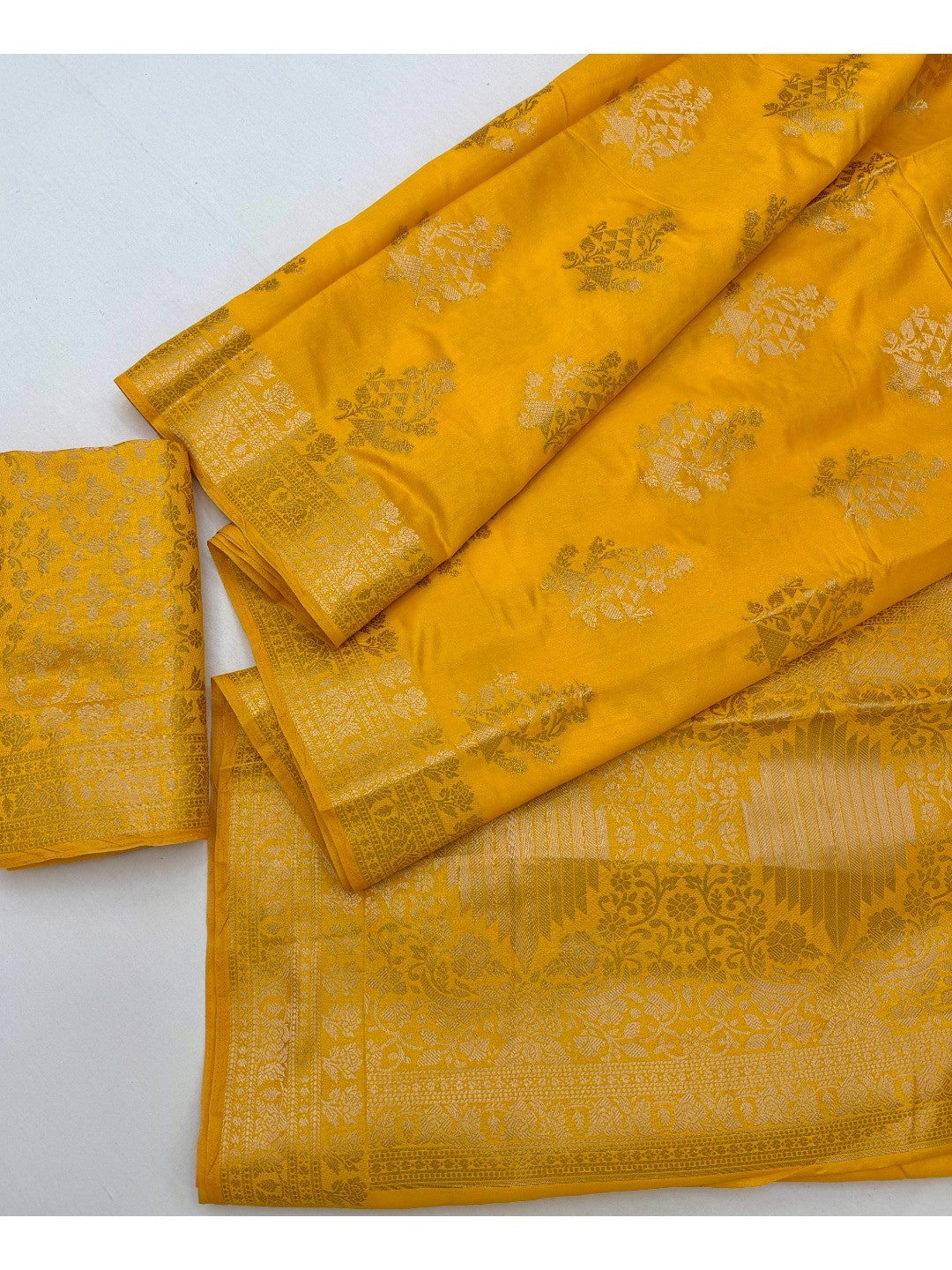 Stylish Mustard Crepe Saree with Floral Zari Work Elegant Occasion Wear - Image 2