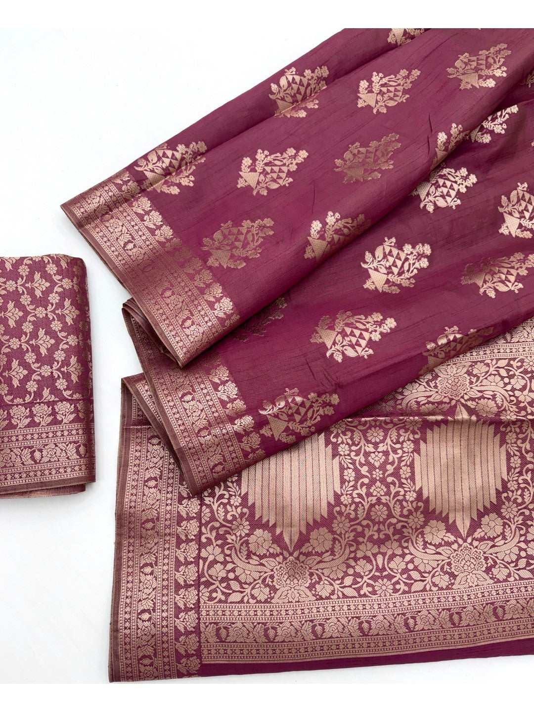 Stylish Wine Crepe Saree with Floral Zari Work Elegant Occasion Wear - Image 2
