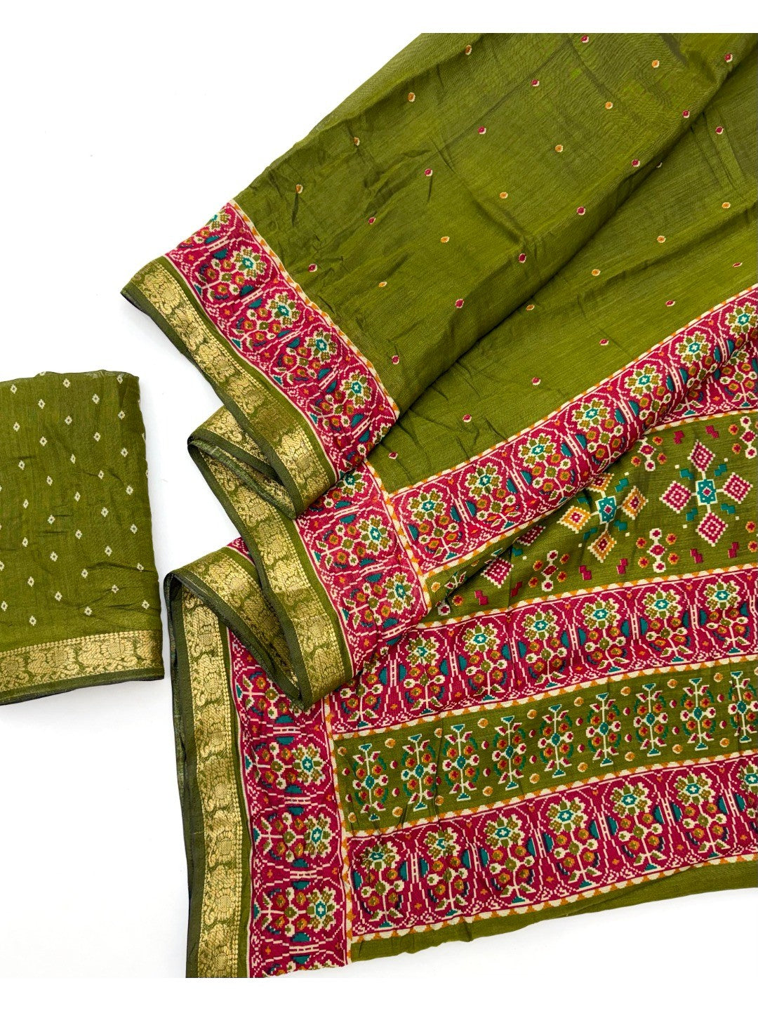 Elegant Green Viscose Saree with Jaipuri Print and Jacquard Zari Border - Image 3