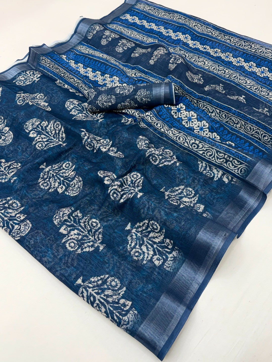 Elegant Blue Pure Cotton Digital Print Saree with Zari Border - Image 3