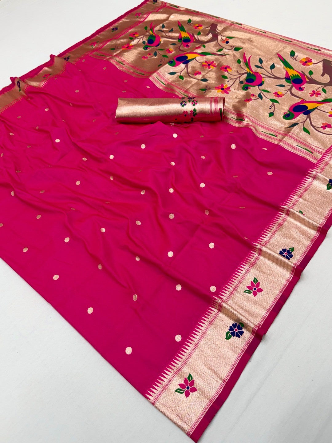 Classic Pink Zari Woven Banarasi Silk Paithani Saree With Floral Border & Parrot Motif Pallu - Image 3