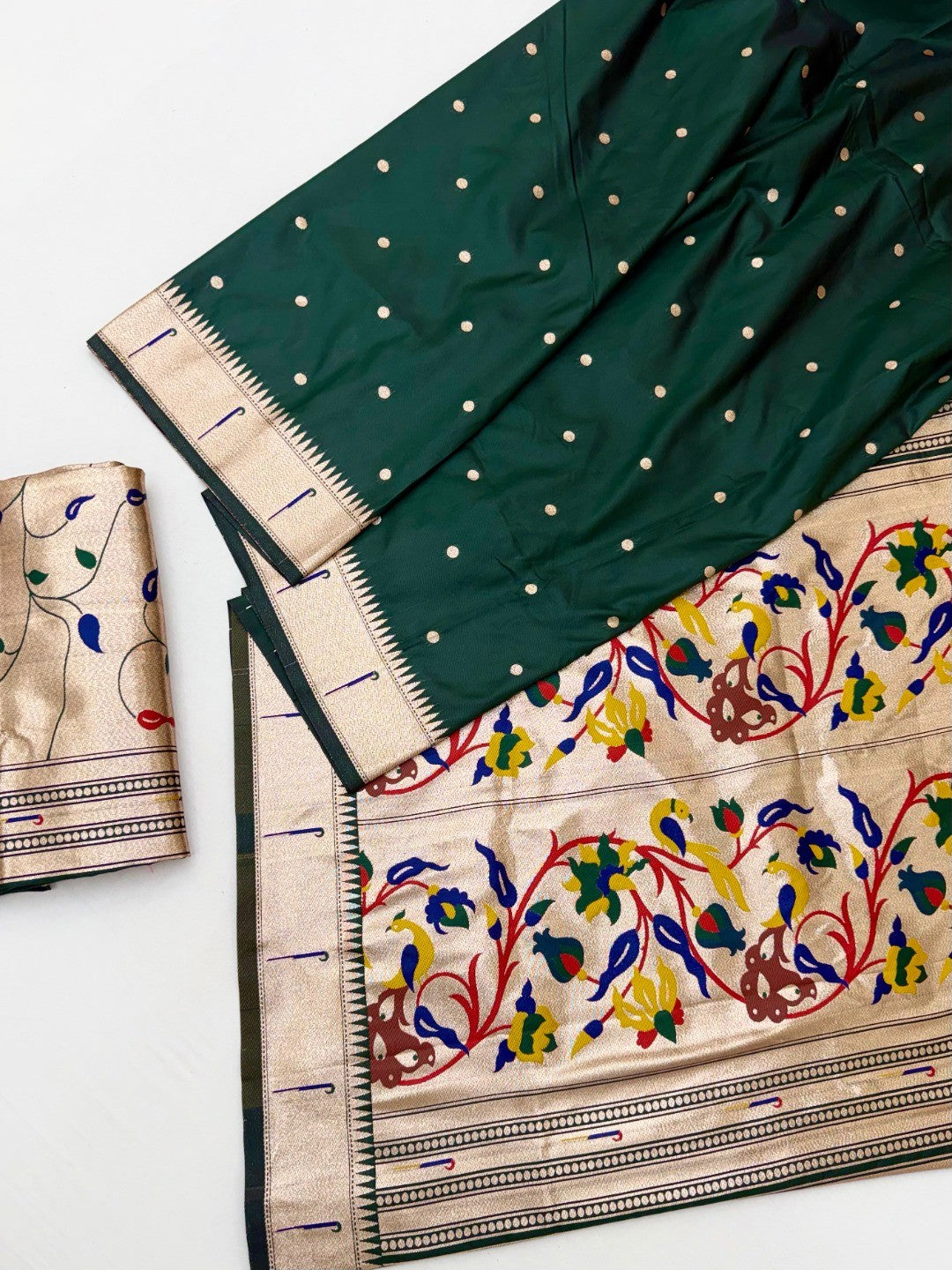 Royal Green Paithani Banarasi Silk Saree With Zari Woven Border & Floral Designer Pallu - Image 3