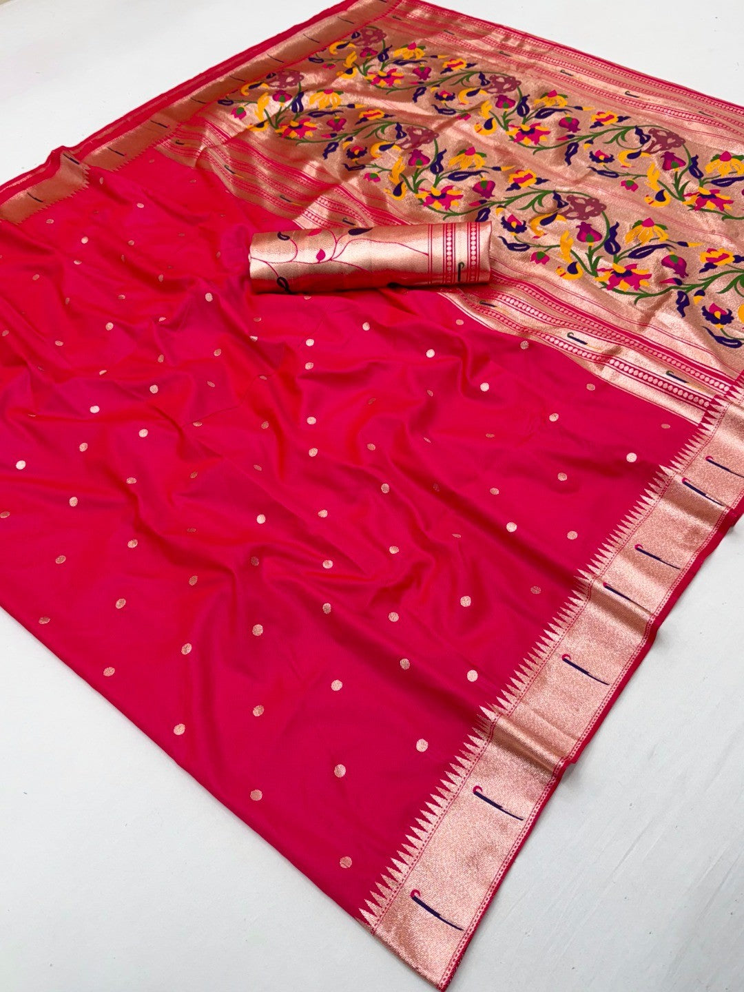 Graceful Pink Paithani Banarasi Silk Saree With Zari Woven Border & Floral Designer Pallu - Image 3