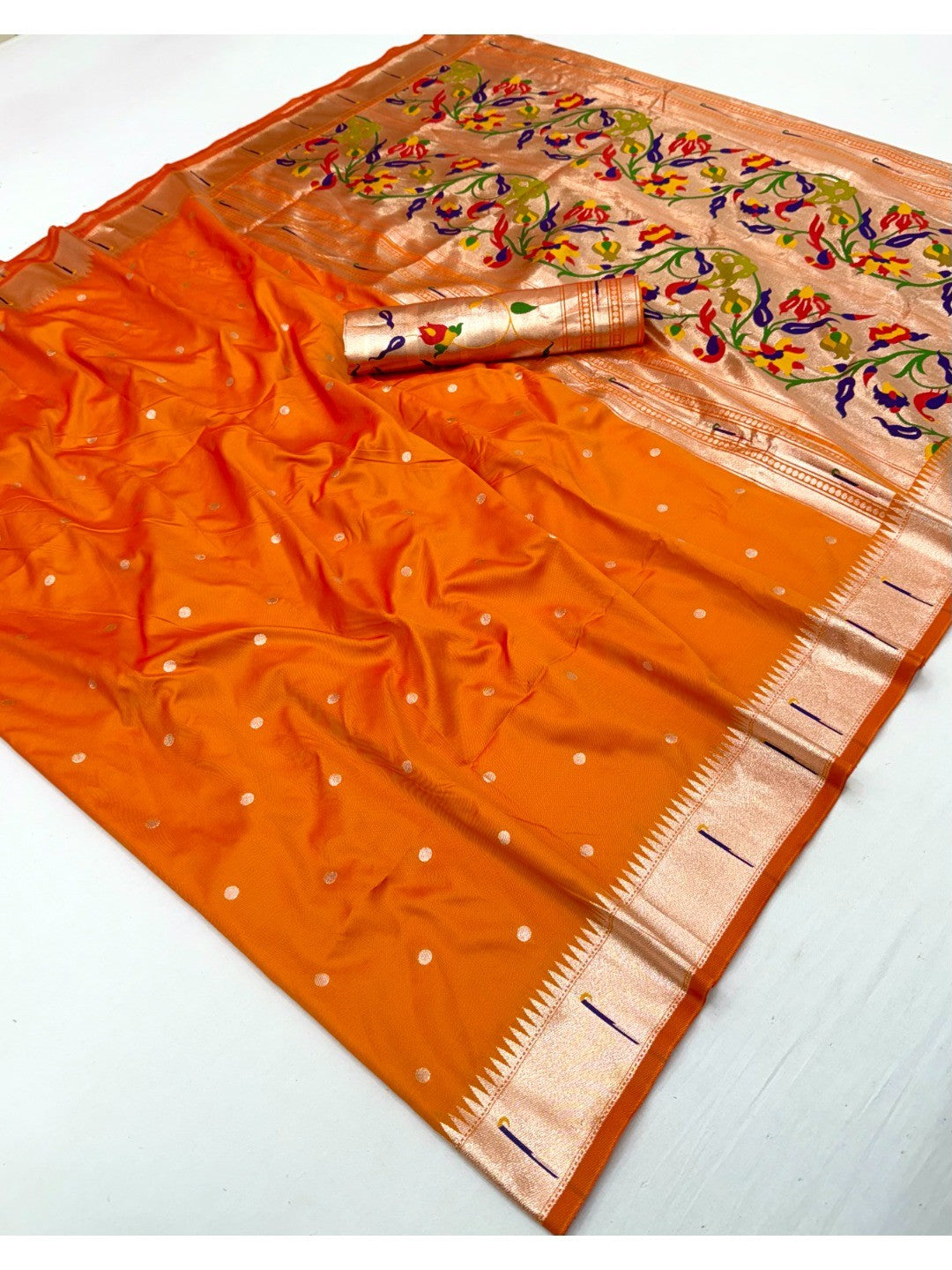 Graceful Orange Paithani Banarasi Silk Saree With Zari Woven Border & Floral Designer Pallu - Image 3