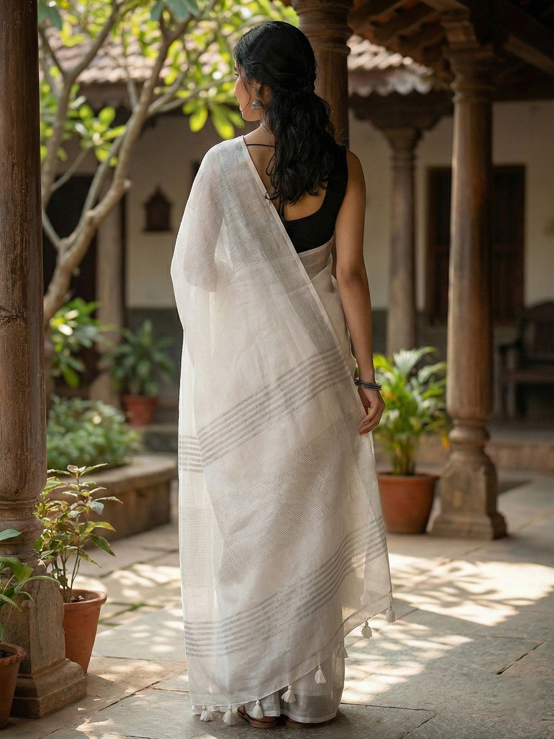 White Linen Saree with Subtle Zari Detailing Lightweight Occasion Wear - Image 5