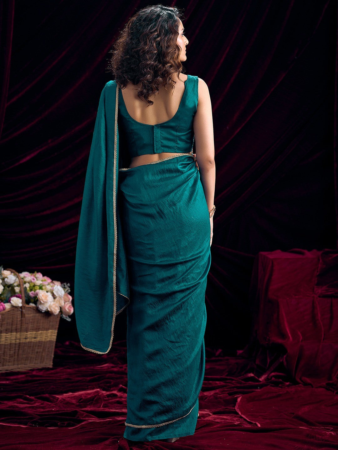 Stylish Teal Solid Art Silk Saree Featuring Lace Border With Embroidered Unstitched Blouse Piece - Image 2