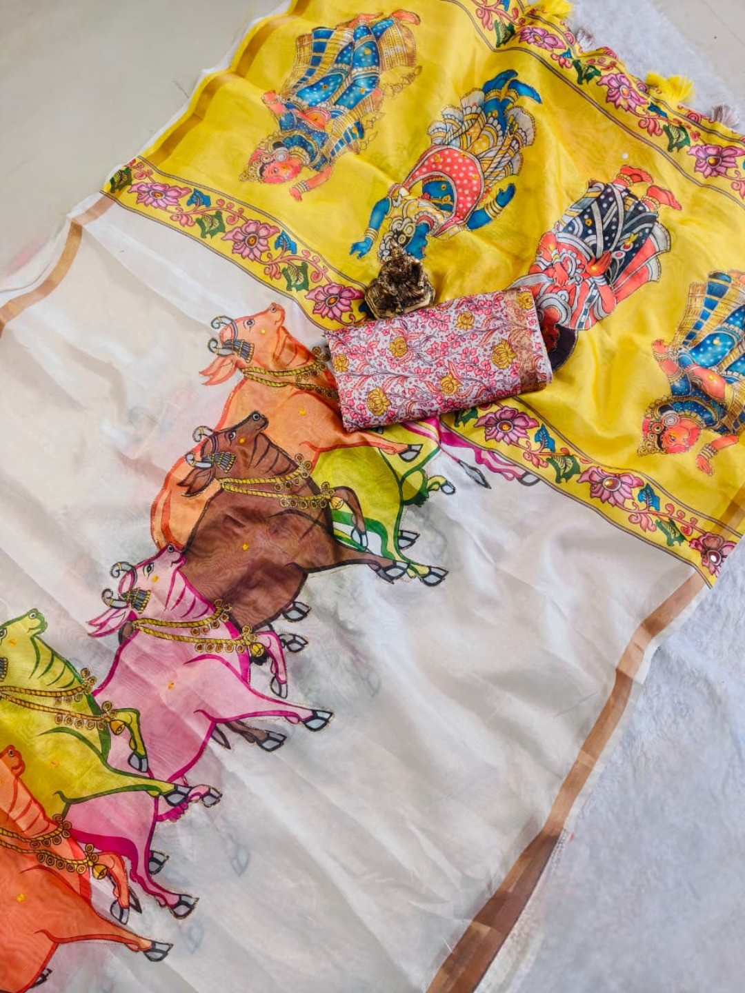 Cream Linen with Vibrant Hand-Painted Folk Art Motifs - Image 4