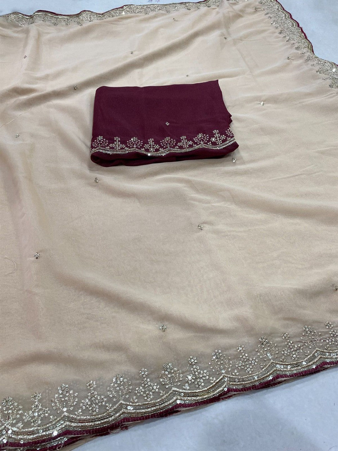 Luxurious Cream Georgette Saree with Sequins Butti and Scalloped Border - Image 3