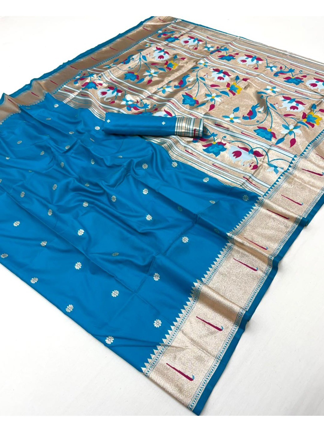 Blue Floral Weaving Banarasi Silk Paithani Saree With Zari Border & Designer Pallu - Image 3