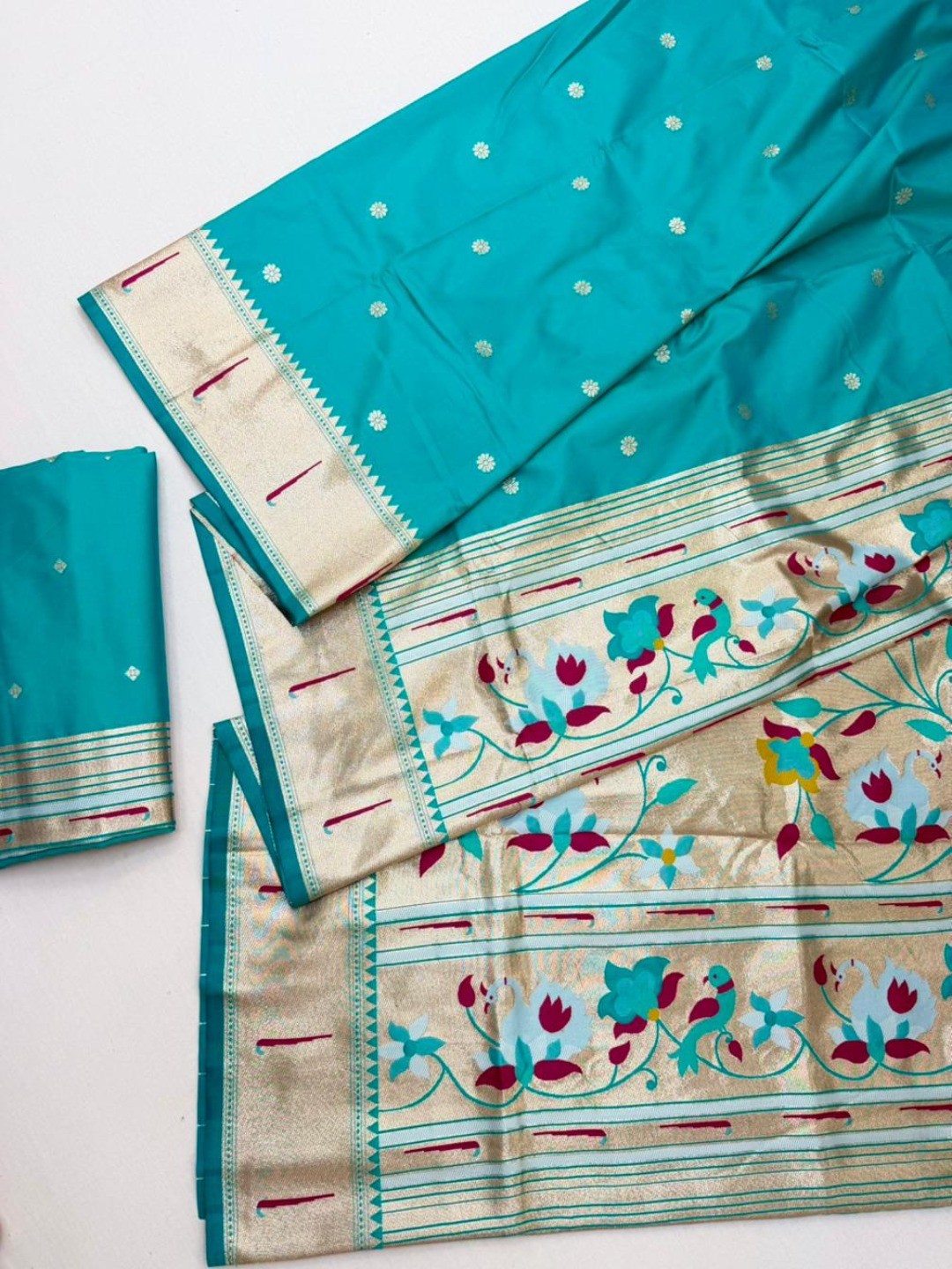 Turquoise Floral Weaving Banarasi Silk Paithani Saree With Zari Border & Designer Pallu - Image 2