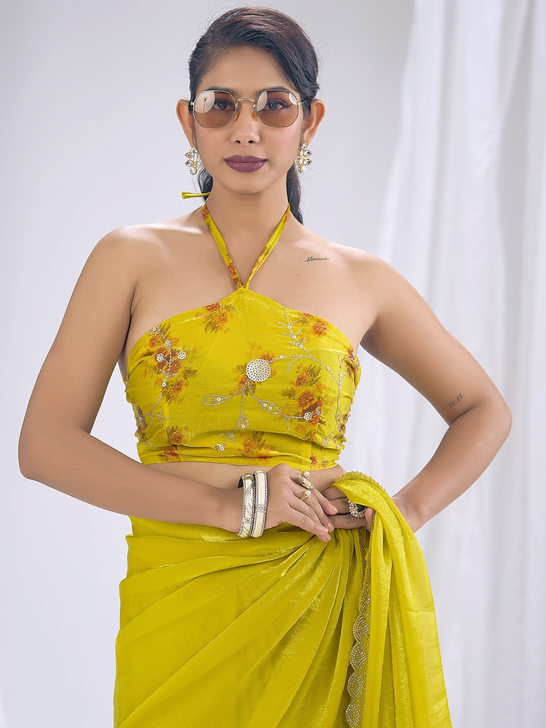 Premium Lemon Yellow Art Silk Saree With Stone & Cutdhana Border Embellishment - Image 5