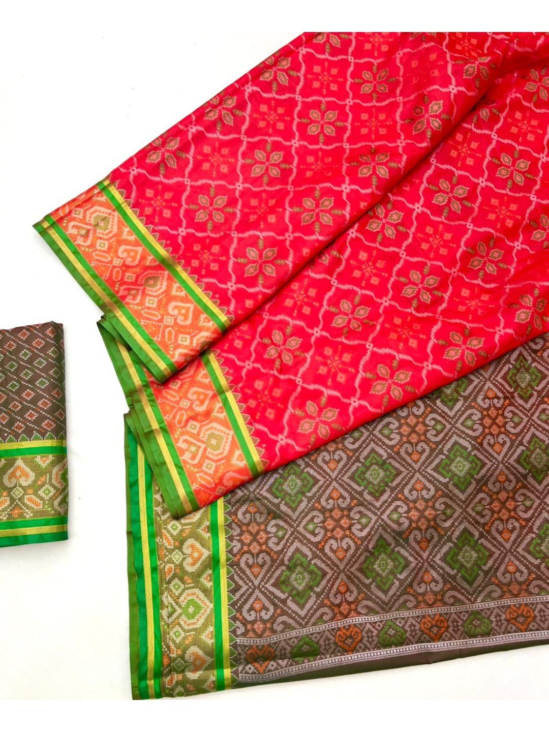 Red Art Silk Patola Weaving Saree with Fancy Border and Matching Blouse - Image 3