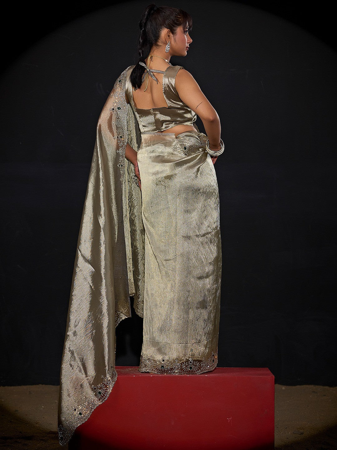 Elegant Grey Kanjivaram Silk Saree With Heavy Stone Work & Pure Kundan Border Detailing - Image 3