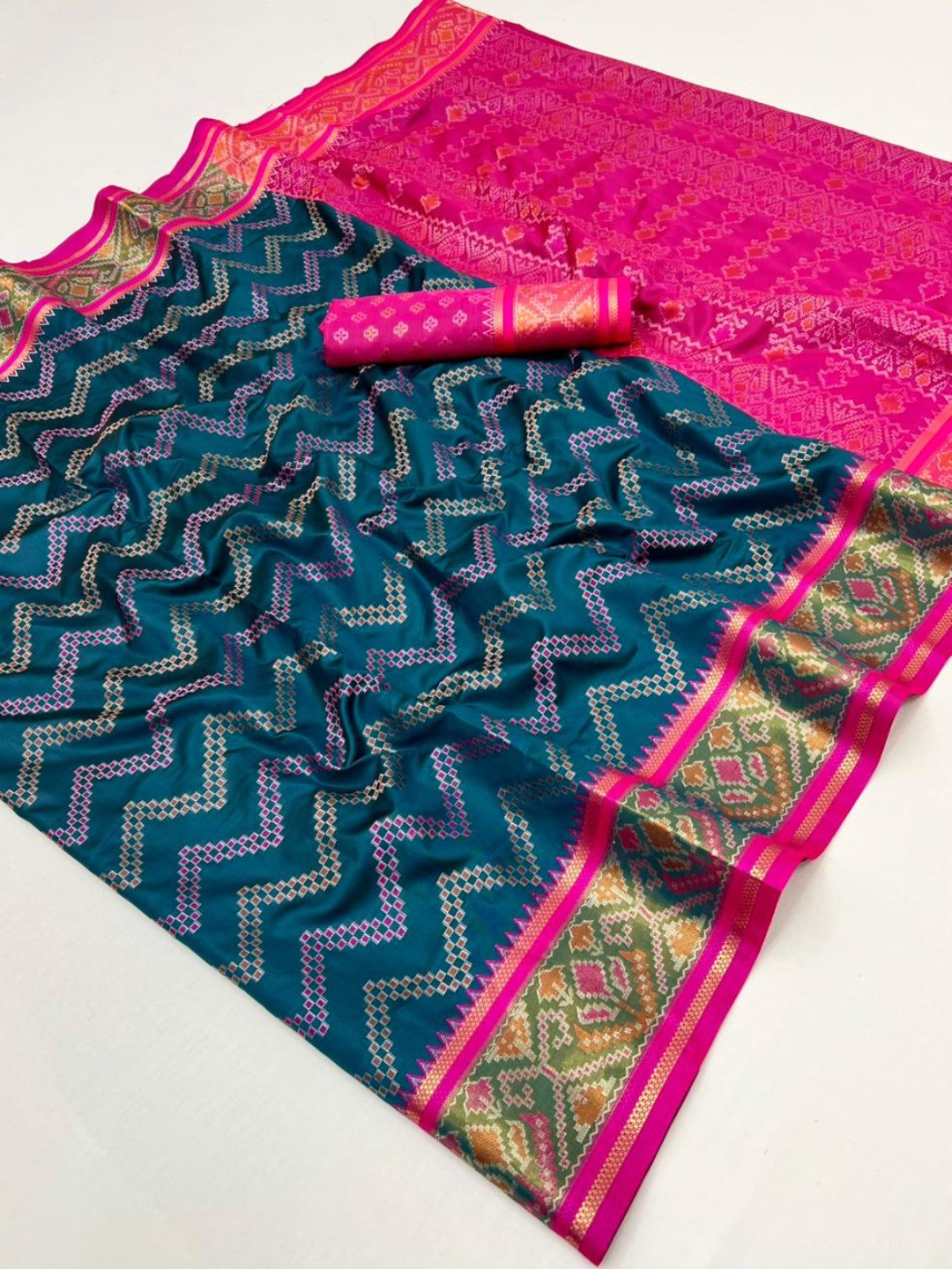Blue Zig-Zag Patterned Art Silk Patola Weaving Saree with Contrast Pink Border - Image 2
