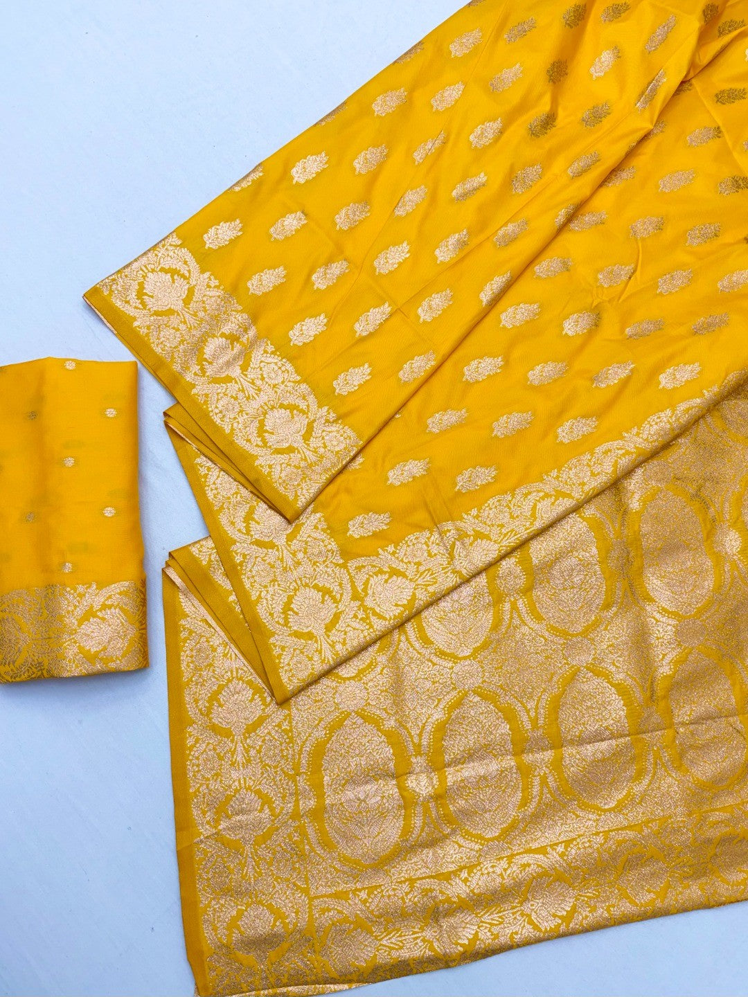 Elegant Yellow Floral Zari Weaving Art Silk Saree With Graceful Traditional Craftsmanship - Image 2