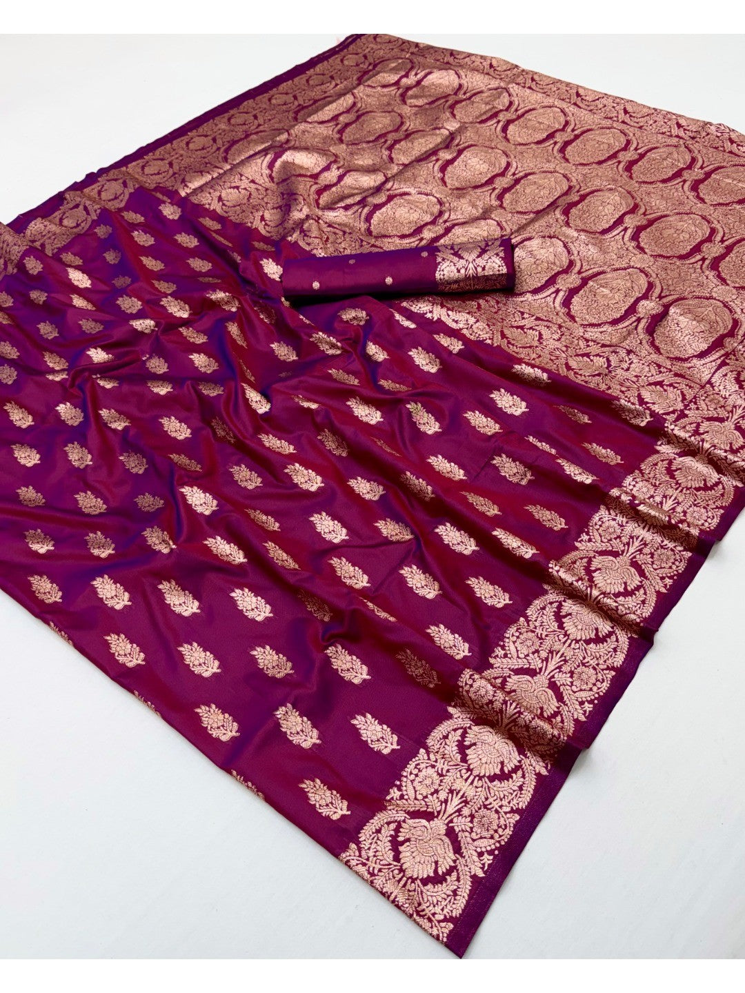 Elegant Wine Floral Zari Weaving Art Silk Saree With Graceful Traditional Craftsmanship - Image 2