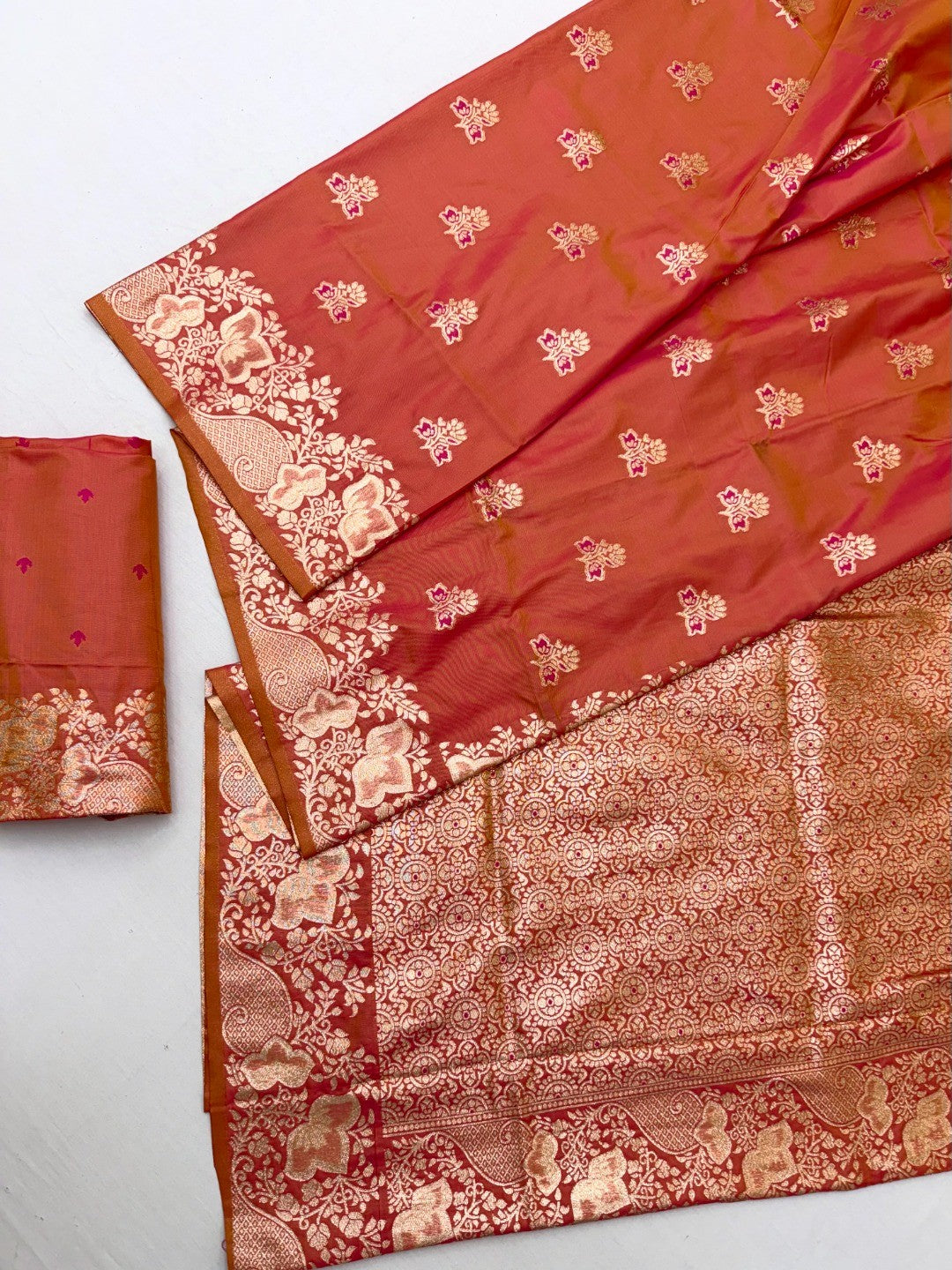 Designer Coral Pink Floral Art Silk Saree Featuring Intricate Zari Weaving Work - Image 2