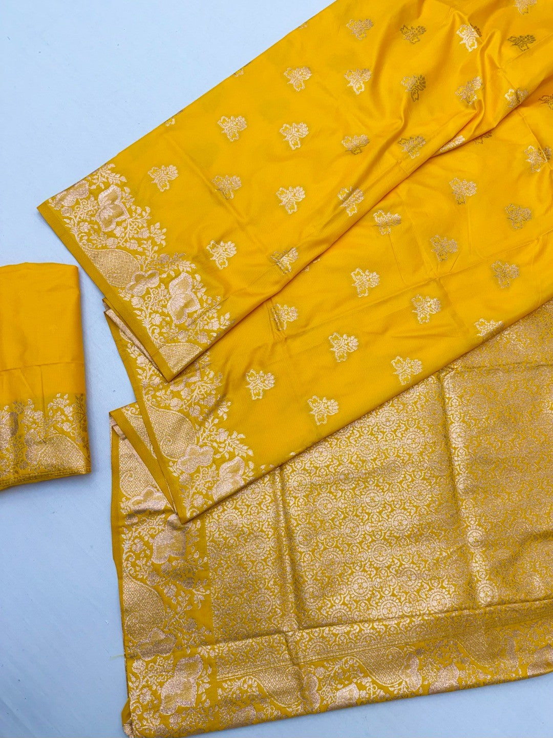 Designer Yellow Floral Art Silk Saree Featuring Intricate Zari Weaving Work - Image 3
