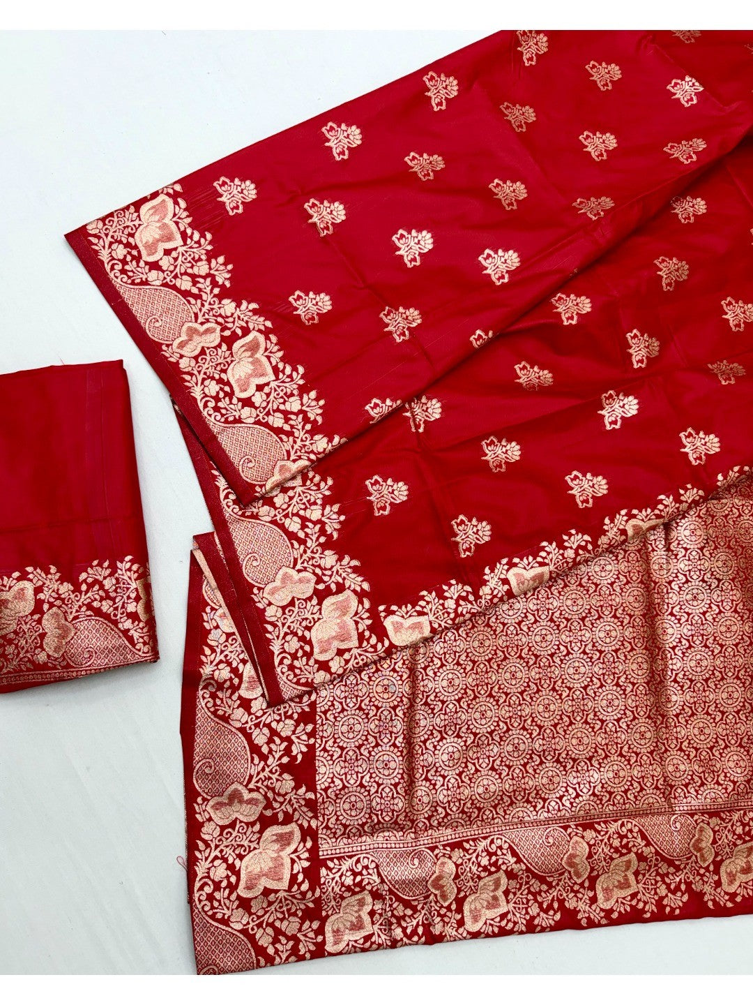 Designer Red Floral Art Silk Saree Featuring Intricate Zari Weaving Work - Image 2