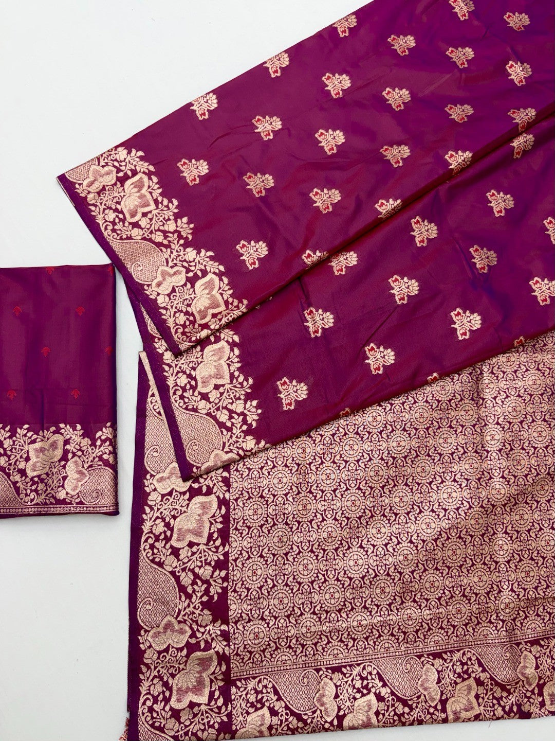 Designer Wine Floral Art Silk Saree Featuring Intricate Zari Weaving Work - Image 2
