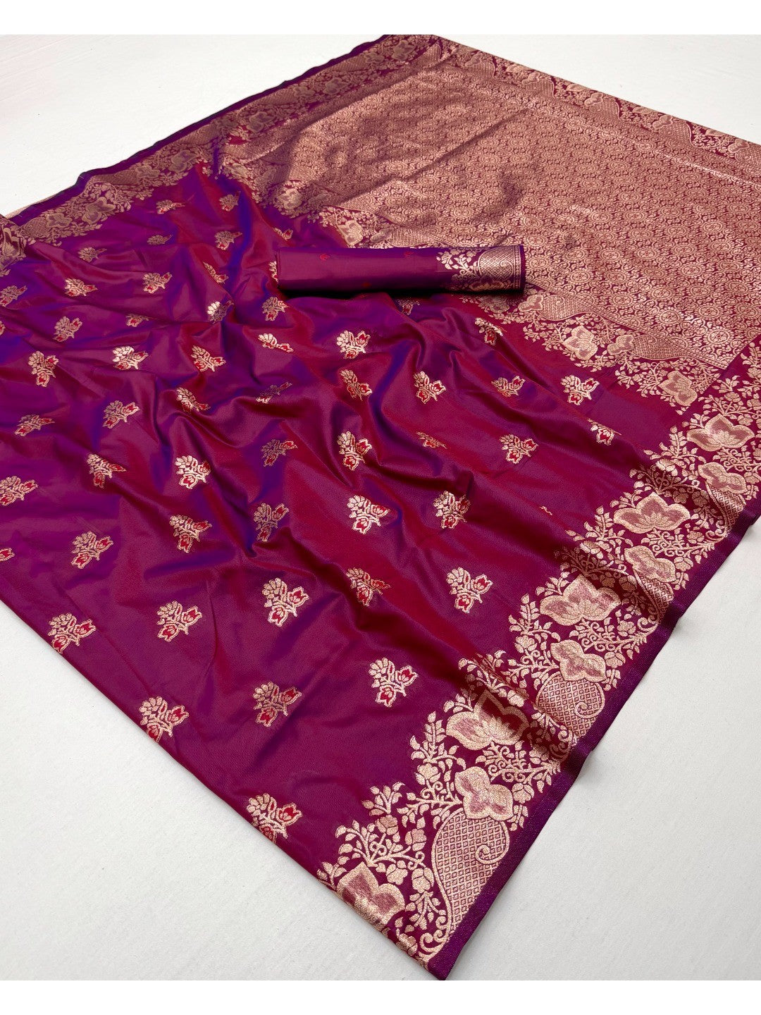 Designer Wine Floral Art Silk Saree Featuring Intricate Zari Weaving Work - Image 3