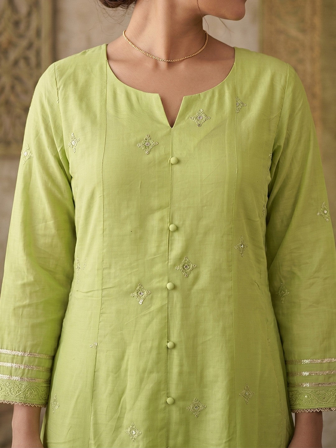 Designer Green Mul Cotton Kurta Set with Embroidered Dupatta Traditional Elegant Wear - Image 2