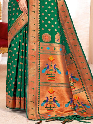 Classic Green Floral Banarasi Silk Weaving Paithani Saree With Decorative Peacock Motif Pallu - Image 2