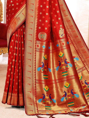 Classic Red Floral Banarasi Silk Weaving Paithani Saree With Decorative Peacock Motif Pallu - Image 2