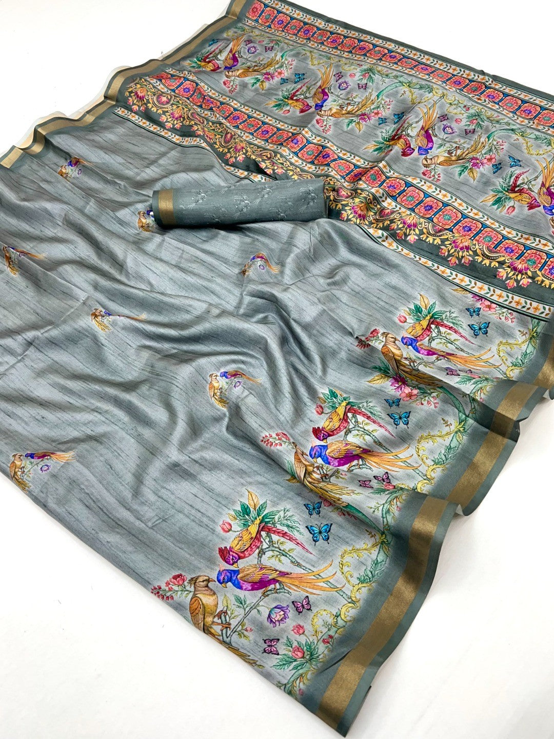 Elegant Grey Dola Silk Saree with Digital Print and Zari Border - Image 2