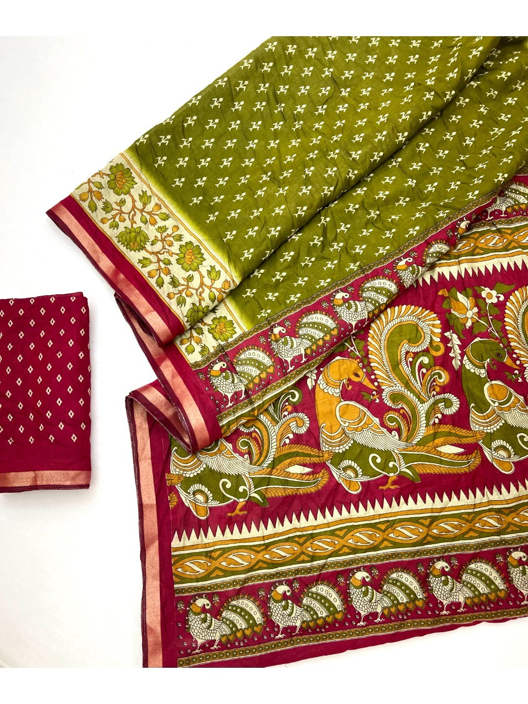 Elegant Green Viscose Saree with Fancy Print and Zari Border - Image 3
