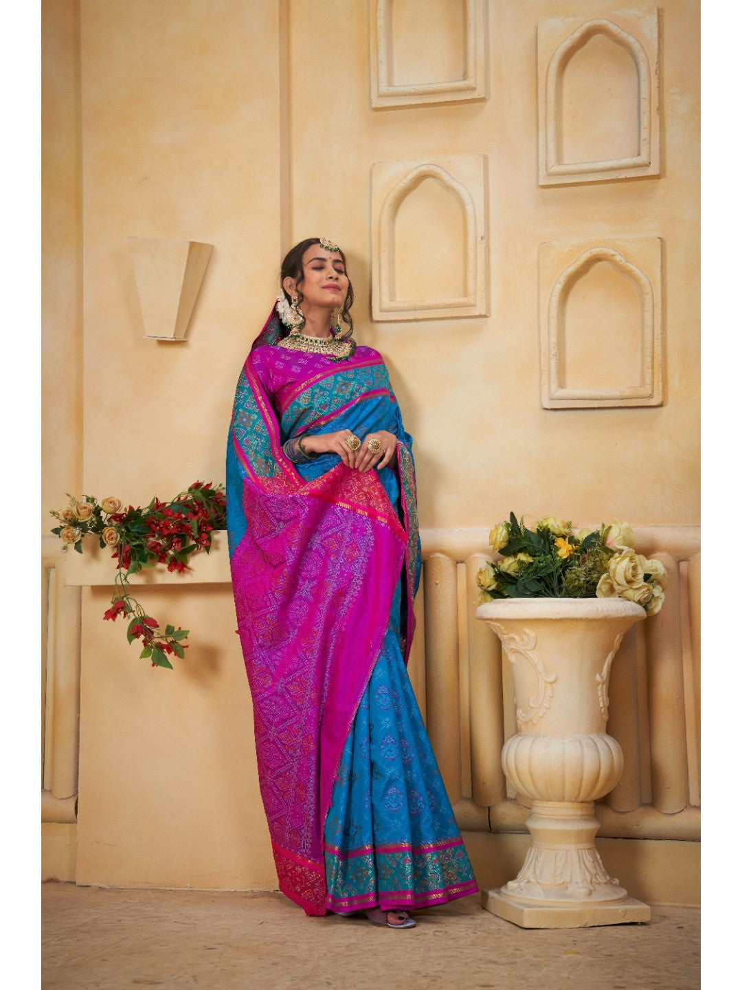 Designer Sky Blue Banarasi Silk Saree With Intricate Patola Zari Weaving & Fancy Border - Image 4