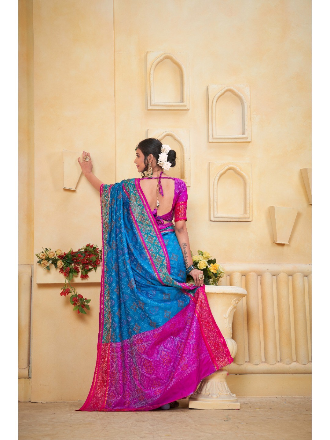 Designer Sky Blue Banarasi Silk Saree With Intricate Patola Zari Weaving & Fancy Border - Image 3